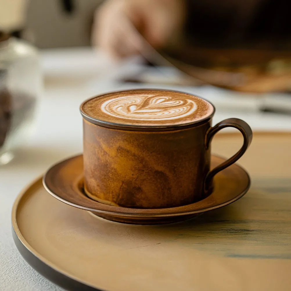 Japanese Pottery - 日本のレトロなコーヒーカップと皿のセット。大容量250ml。セラミック製のカプチーノカップ、ミルクカップ。窯で焼成された粗陶器のマグカップ。
